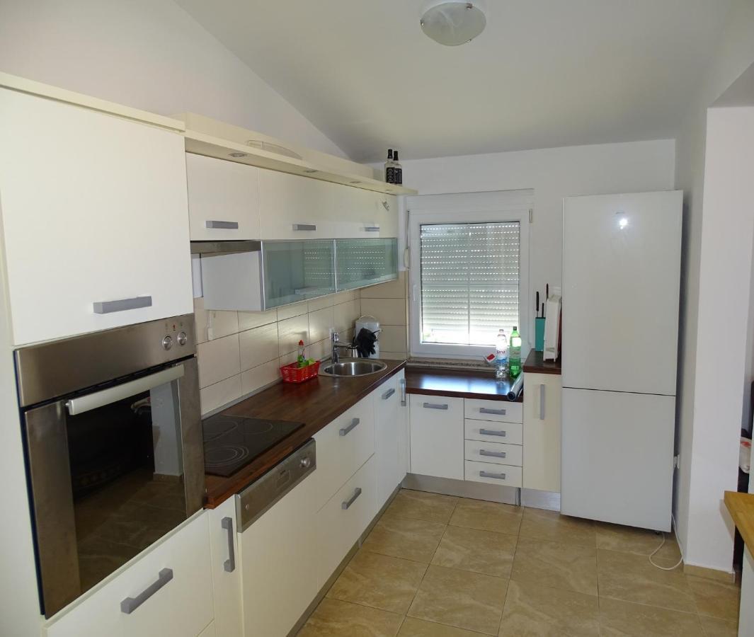 Apartmani David วีร์ ภายนอก รูปภาพ