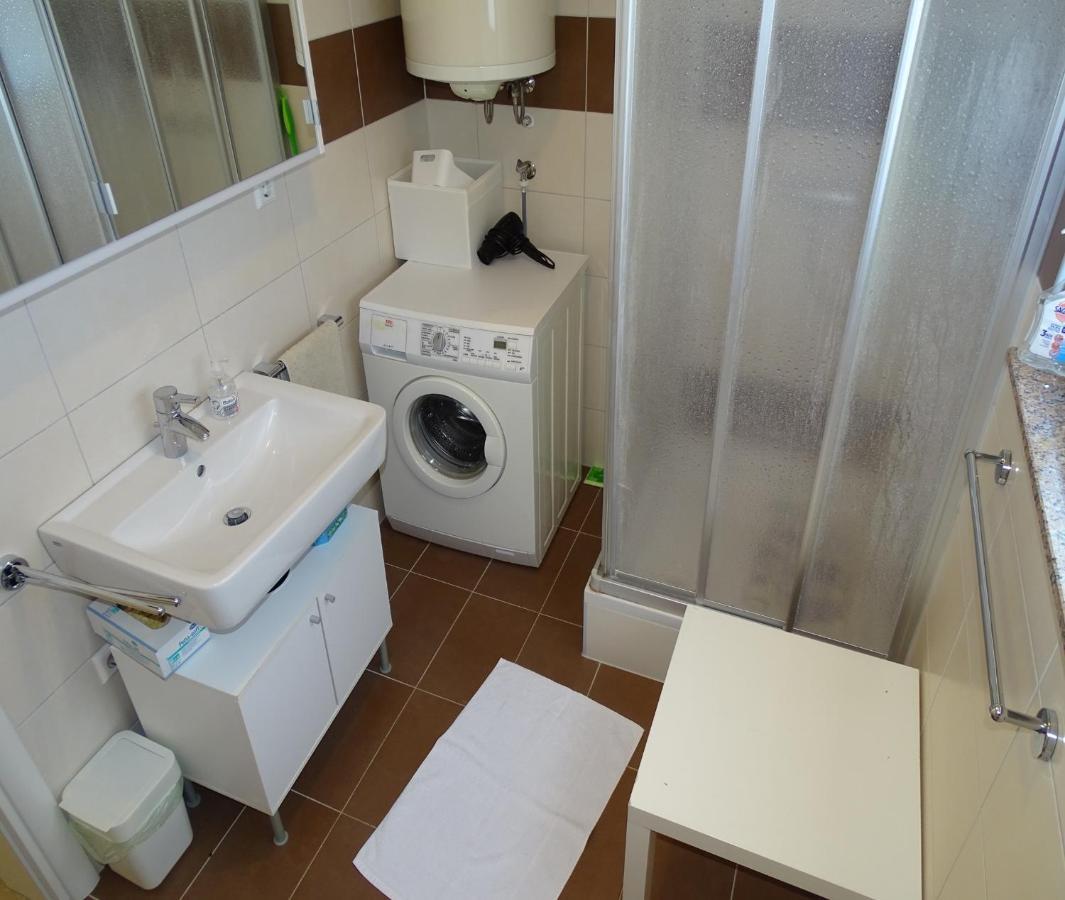 Apartmani David วีร์ ภายนอก รูปภาพ
