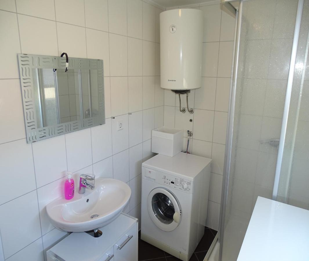 Apartmani David วีร์ ภายนอก รูปภาพ